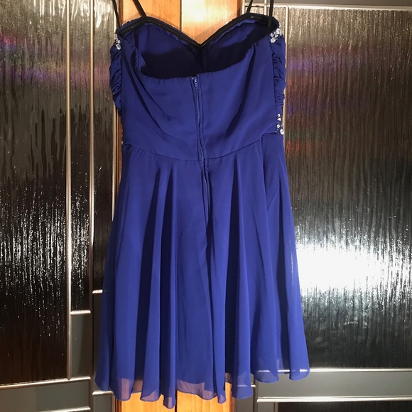 Size 5/6 formal dress - Picture 2 of 6